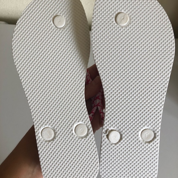 New Old Navy Decorated Flip Flops size 6 - Picture 5 of 7
